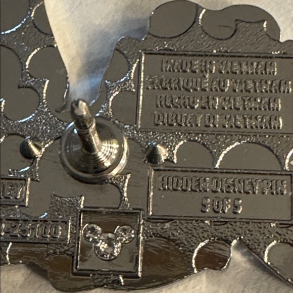 Disney MUPPETS KERMIT THE FROG GREEN STORY PIN - Hidden Mickey 2025 World Wave B - Picture 4 of 5